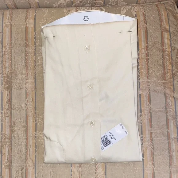 Geoffrey Beene Men's Cream Dress Shirt - Picture 3 of 3